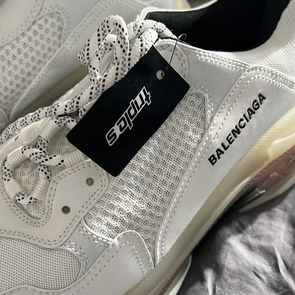 BALENCIAGA TRIPLE S men’s - Picture 3 of 7
